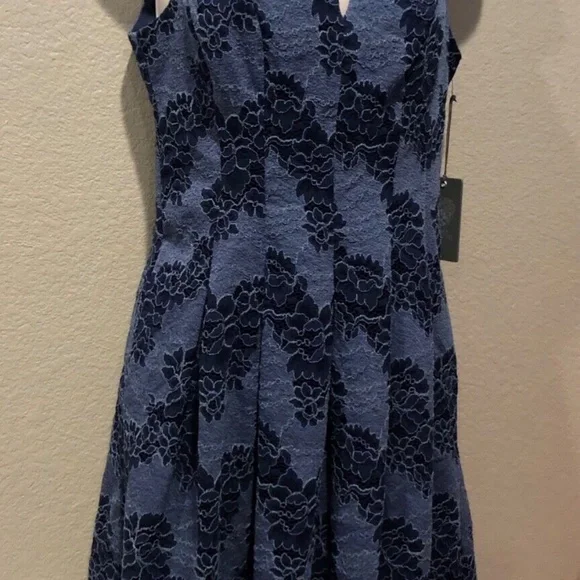 Vince Camuto Women's Navy Blue Floral Lace Sleeveless Lined Dress Size 6 - Picture 3 of 13